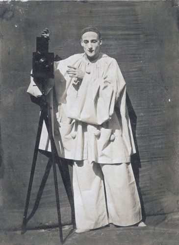 Felix_NadarPierrot-the-photographer-2