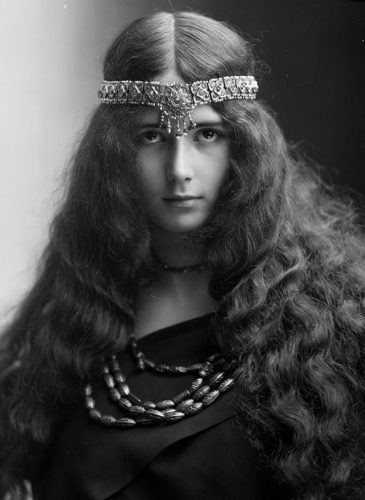 Felix_Nadar_-Cléopatra-Diane-de-Mérode_3
